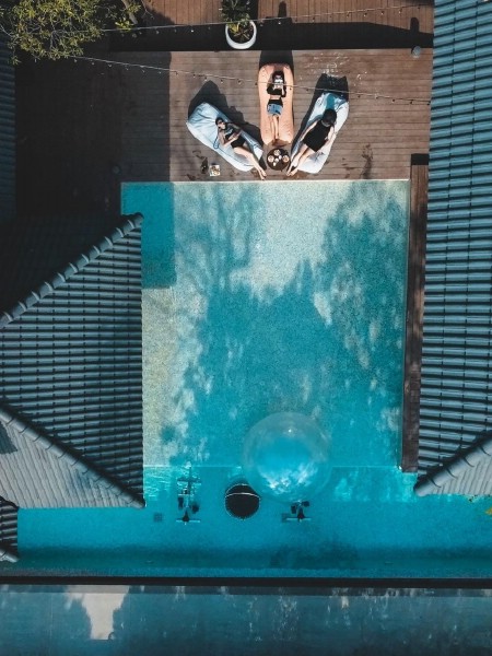 เซ้งหรือขายกิจการรีสอร์ทใหม่ พื้นที่ทั้งหมด 3 ไร่ ใกล้หาดเจ้าสำราญ อำเภอบ้านแหลม เพชรบุรี เป็นวิลล่าหลังใหญ่ ติดทะเลสาป ห่างจากทะเลเพียง 50 เมตร